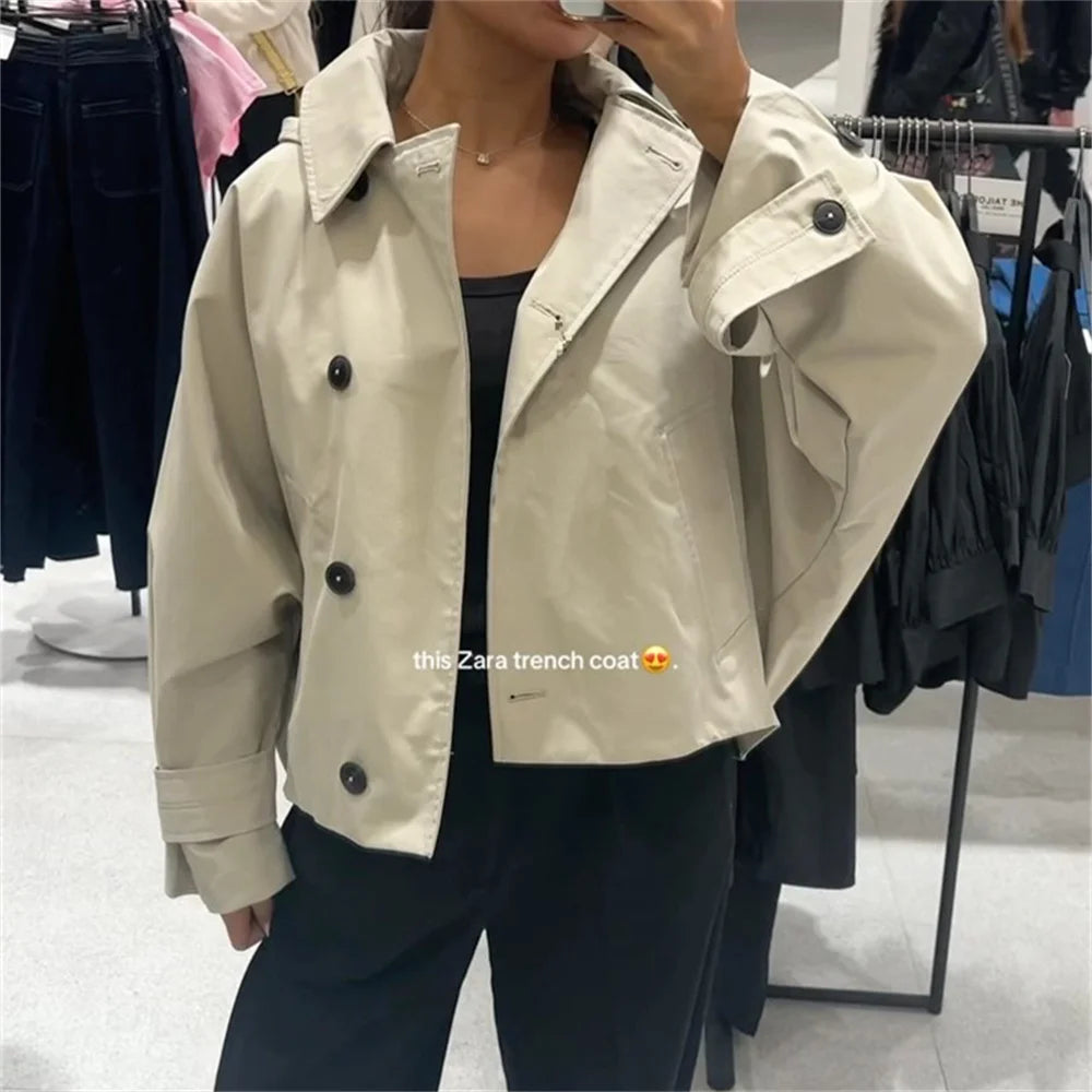 2025 new women's clothing European and American style fashionable design sense lapel bat style short windbreaker