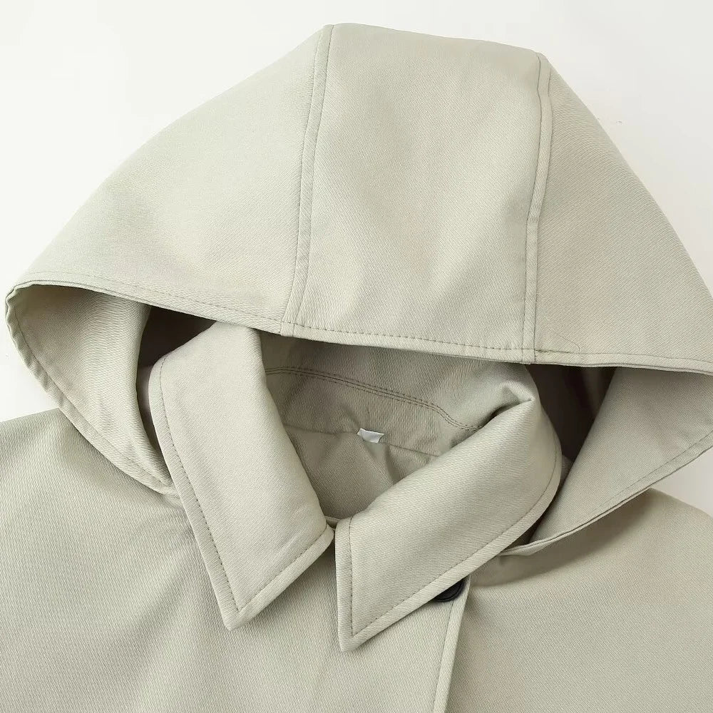 2025 new women's clothing European and American style fashionable design sense lapel bat style short windbreaker